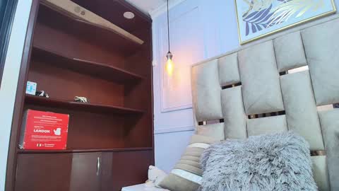 Snapshot of angel_perverted1 chatting on 01.18.25 Nicolle online show from 01.18.25