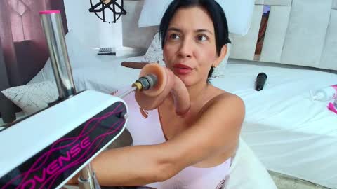 Snapshot of angel_perverted1 chatting on 10.18.25 Nicolle online show from 10.18.25