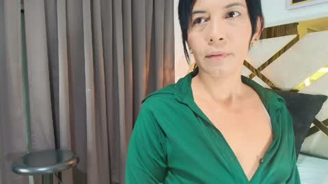 Nicolle  online show from 04.16.26