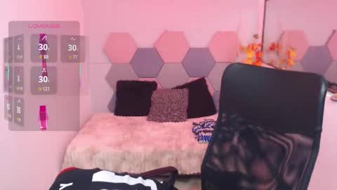 Snapshot of angel_ronson chatting on 12.05.25 Angel online show from 12.05.25