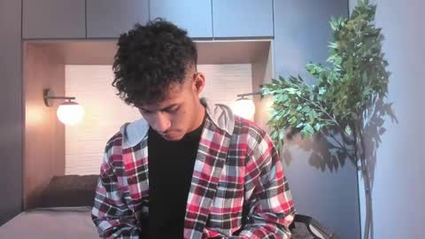 Angel  online show from 04.18.26