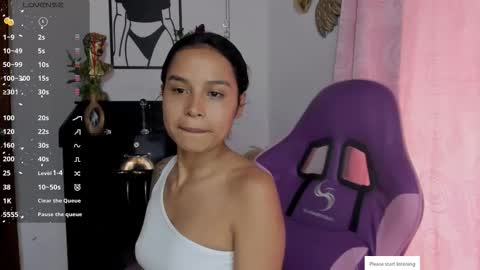 Snapshot of angel_smile18 chatting on 10.13.25 angel online show from 10.13.25