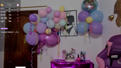 Snapshot of angel_smile18 chatting on 10.26.25 angel online show from 10.26.25