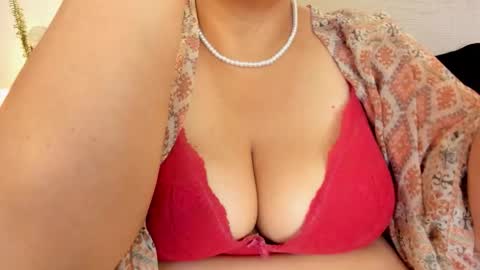 Snapshot of angel_velvet_ chatting on 10.14.25 angel_velvet_ online show from 10.14.25