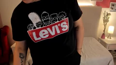 Snapshot of angel_velvet_ chatting on 10.25.25 angel_velvet_ online show from 10.25.25