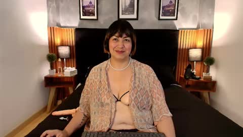 Snapshot of angel_velvet_ chatting on 11.06.25 angel_velvet_ online show from 11.06.25