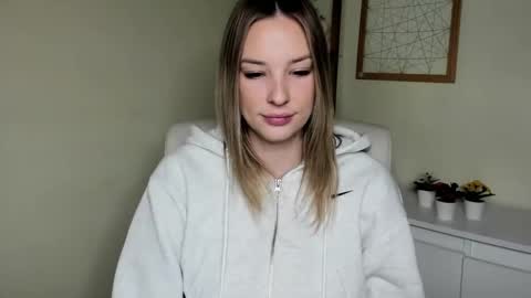 Snapshot of angela21babe chatting on 01.19.26 Angela online show from 01.19.26