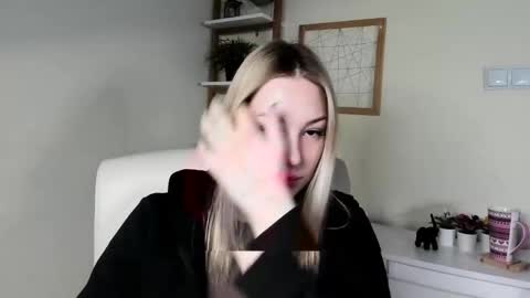 Snapshot of angela21babe chatting on 02.13.26 Angela online show from 02.13.26