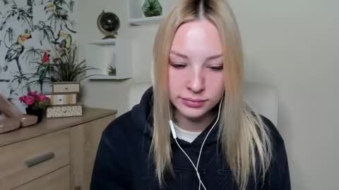 Snapshot of angela21babe chatting on 03.07.26 Angela online show from 03.07.26