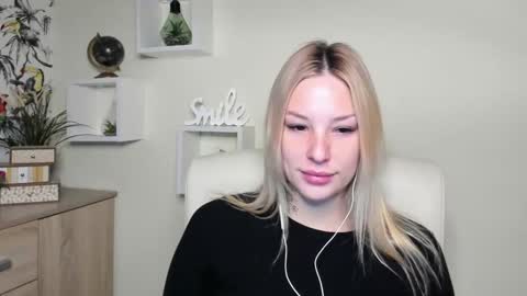 Snapshot of angela21babe chatting on 03.10.26 Angela online show from 03.10.26