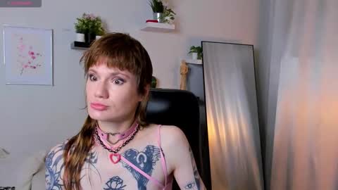 Snapshot of angela_fog chatting on 09.14.25 angela_fog online show from 09.14.25