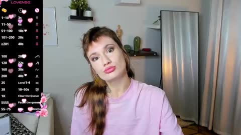 Snapshot of angela_fog chatting on 10.19.25 angela_fog online show from 10.19.25
