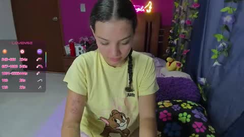 Snapshot of angela_hank2_ chatting on 10.08.25 ANGELA  online show from 10.08.25