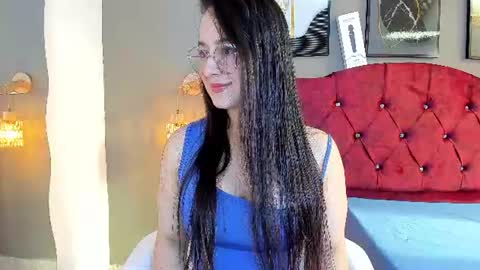 Snapshot of angela_nix chatting on 06.25.26 angela_nix online show from 06.25.26