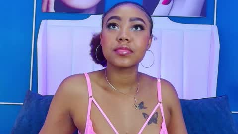 Snapshot of angela_robert chatting on 10.21.25 Angela Roberts online show from 10.21.25