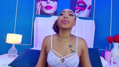 Snapshot of angela_robert chatting on 10.22.25 Angela Roberts online show from 10.22.25