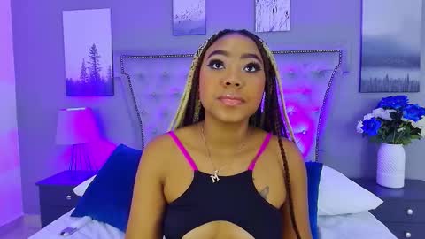 Snapshot of angela_robert chatting on 11.11.25 Angela Roberts online show from 11.11.25