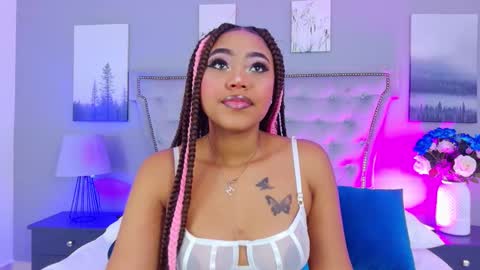 Snapshot of angela_robert chatting on 12.05.25 Angela Roberts online show from 12.05.25