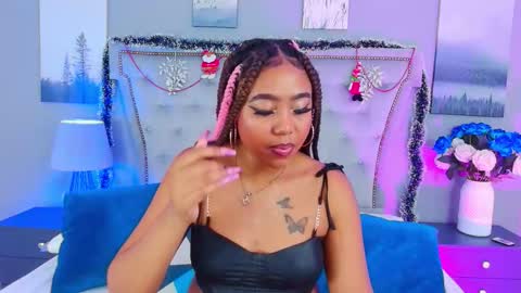 Snapshot of angela_robert chatting on 12.22.25 Angela Roberts online show from 12.22.25