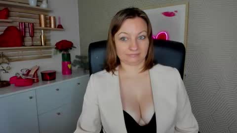 Angela online show from 03.27.26