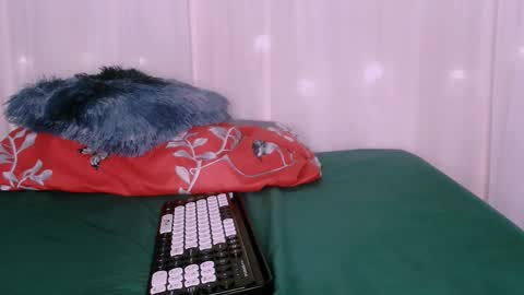 Snapshot of angelainparis28 chatting on 12.18.25 ANGELA online show from 12.18.25