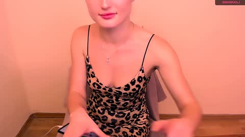 Snapshot of angelalice_ chatting on 12.21.24 Alice online show from 12.21.24