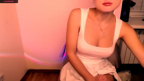 Snapshot of angelalice_ chatting on 10.20.25 Alice online show from 10.20.25
