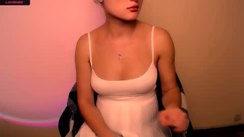 Snapshot of angelalice_ chatting on 10.24.25 Alice online show from 10.24.25