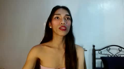 Snapshot of angelamonroe chatting on 01.17.25 SENORITA online show from 01.17.25