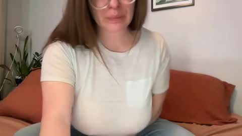 Snapshot of angelaray13654 chatting on 12.20.25 angelaray13654 online show from 12.20.25