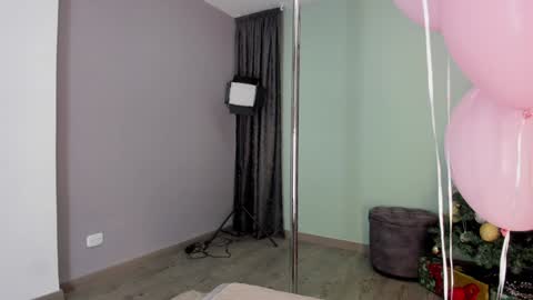 Snapshot of angelbae_ chatting on 12.15.24 AngelBae  online show from 12.15.24