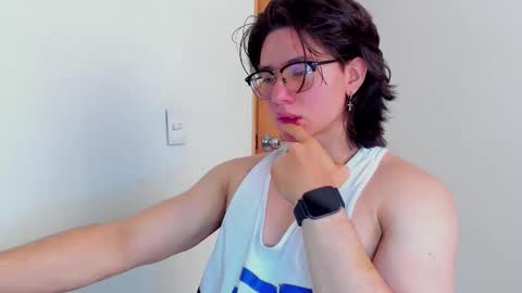 Angel Bennet online show from 11.16.25