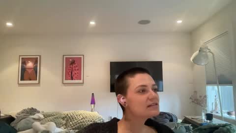 angeleleven11 online show from 02.18.25