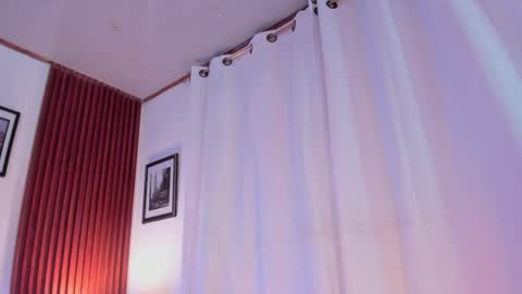 Snapshot of angeli_sexi chatting on 06.17.26 Carolina online show from 06.17.26