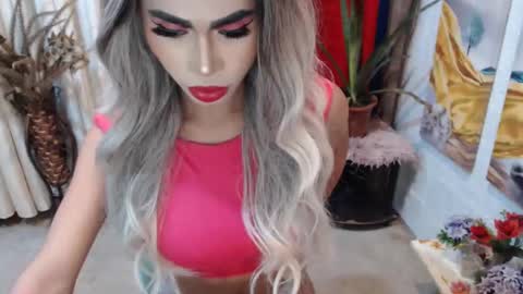 Snapshot of angelic_face_808 chatting on 02.01.25 DIVINE ANGEL online show from 02.01.25