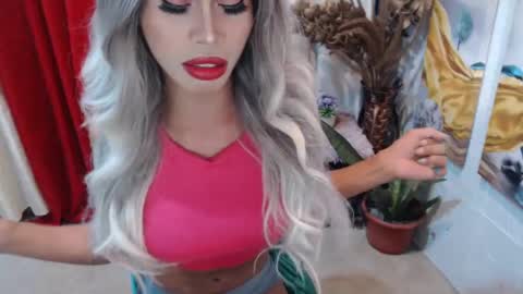 Snapshot of angelic_face_808 chatting on 02.07.25 DIVINE ANGEL online show from 02.07.25