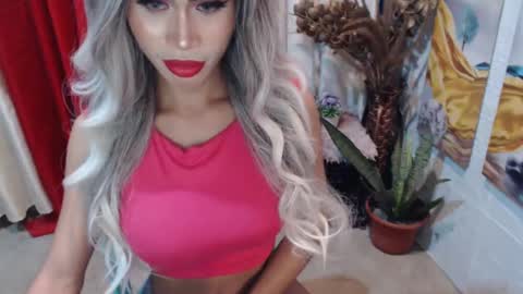 Snapshot of angelic_face_808 chatting on 02.07.25 DIVINE ANGEL online show from 02.07.25