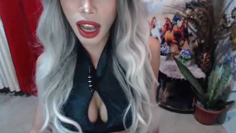 Snapshot of angelic_face_808 chatting on 02.14.25 DIVINE ANGEL online show from 02.14.25