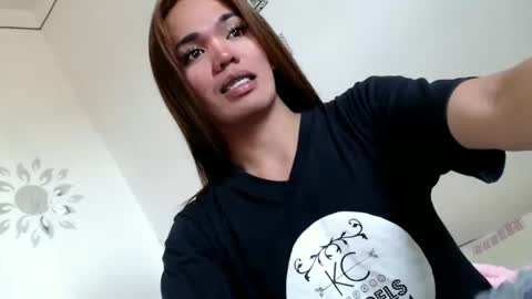 Snapshot of angelic_slutxx chatting on 12.09.24 Yhanna online show from 12.09.24