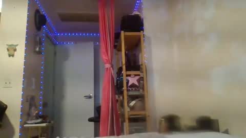 Angelikka Freakd out Pikkels online show from 07.30.26