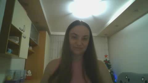 Snapshot of angelina_26 chatting on 12.20.25 Angelina 26 online show from 12.20.25