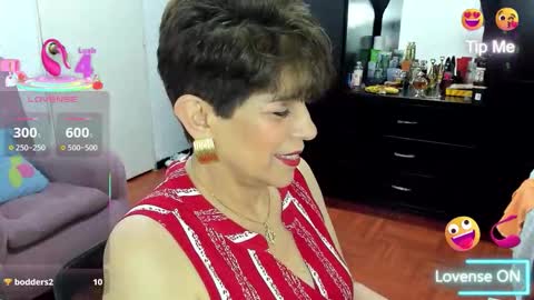 Snapshot of angelina_stone_65 chatting on 10.12.25 Angelina online show from 10.12.25