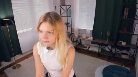 Alice WOW online show from 04.16.26