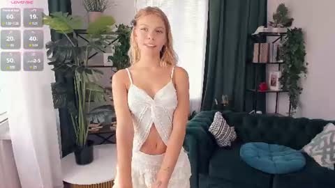 Alice WOW online show from 08.08.26