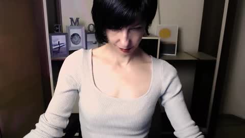 Angelina online show from 12.20.25