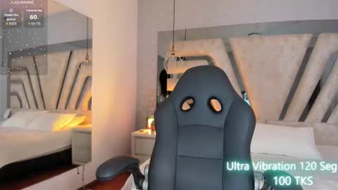 Angeline Heet online show from 11.13.25