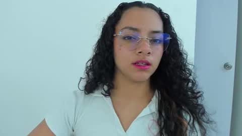 Snapshot of angelitafrodita chatting on 10.16.25 A F R O D I T A online show from 10.16.25