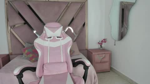 angell_petite01 online show from 05.07.26