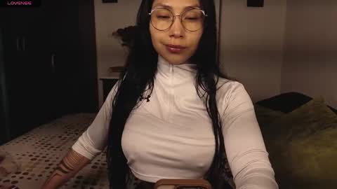  ANGELA ISABELLA  online show from 04.28.26