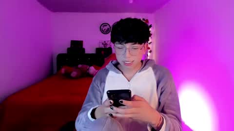 Snapshot of angellonfire chatting on 11.20.25 Angel online show from 11.20.25